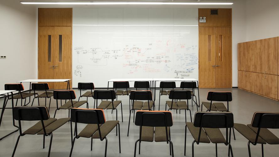 二层多功能教室