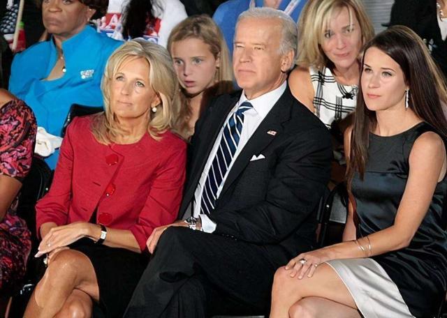 拜登女儿有多漂亮?神态优雅,天生贵气,与伊万卡难分