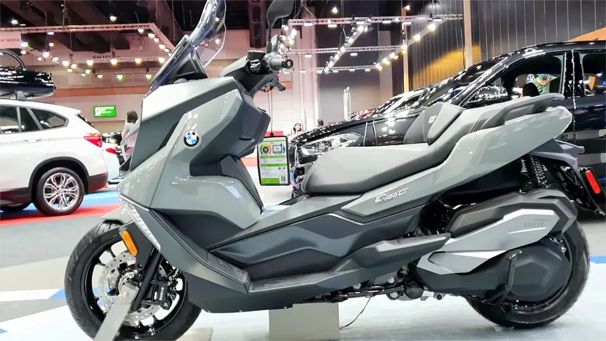 高清实拍宝马踏板车c400gt实车太漂亮