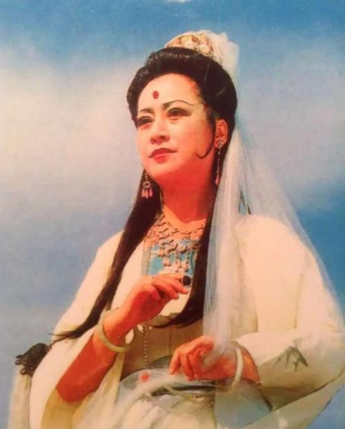 她是西游记观音菩萨的扮演者她演的观音菩萨无人能超越