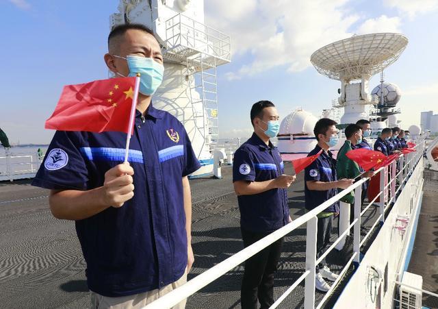 远望3号船赴任务海域执行海上测控任务