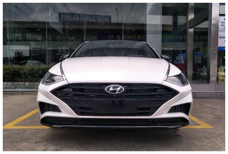 2020款全新现代索纳塔实车到店,尺寸反超雅阁,迈腾,下月就上市