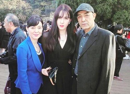 阿的江女儿近照,超高颜值不输明星,球迷:比惠若琪还美!