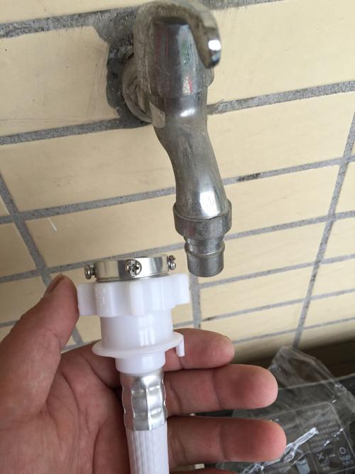 怎么装,洗衣机的进水管,接水龙头的