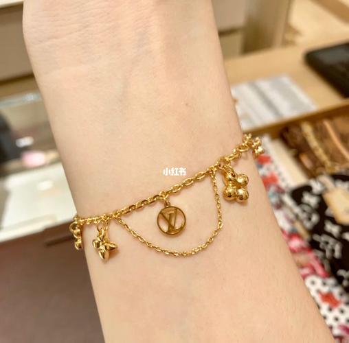 lv四叶草手链_手链_路易威登怎么样_穿搭_四叶草怎么样_项链_设计_显