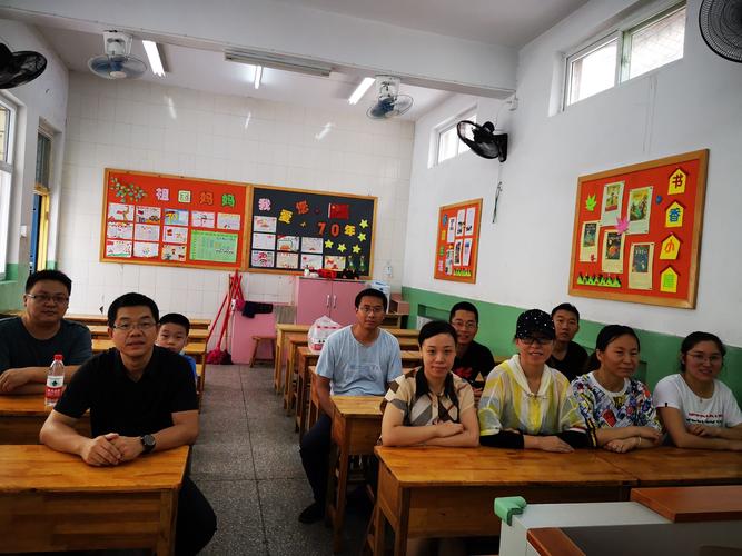 友谊大街小学2018级6班‖干净整洁的教室,新学期扬帆起航