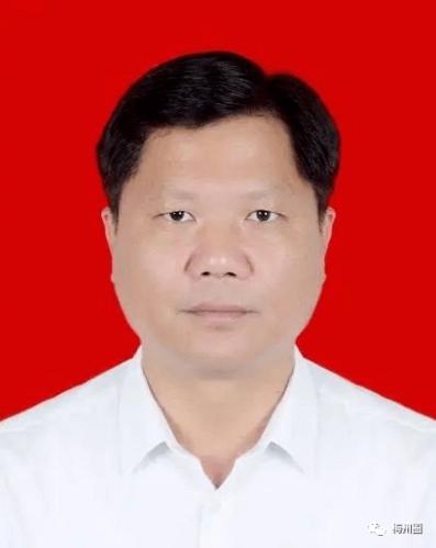 4月2日,客都清风通报,中共五华县委常委,县委办公室主任周铁伟涉嫌