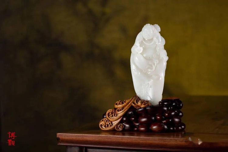 年度大拍 | 崔磊亲工白玉独籽"刘海戏金蟾"_手机搜狐网