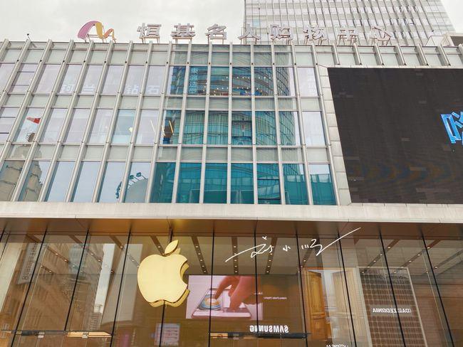 上海南京东路有家尴尬的商场,大家只认苹果店,却不知道商场名字