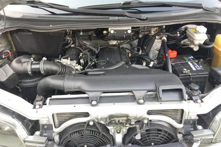 江淮瑞风m2发动机舱