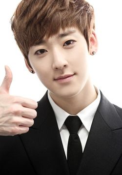 展开全部 u kiss   kevin禹成贤