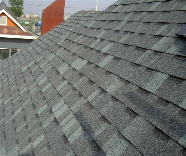 沥青瓦是新型的高新防水建材同时也是应用于建筑屋面防水的一种新型