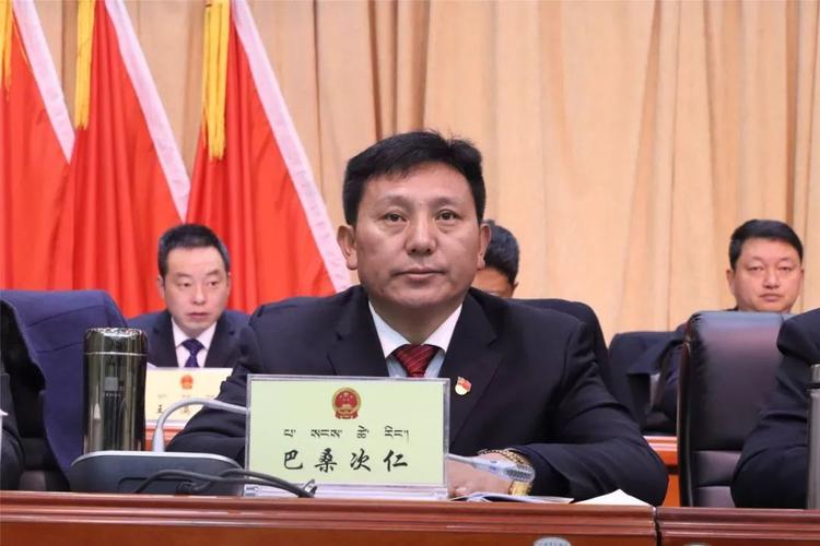 楚布寺管委会党委副书记,常务副主任巴桑次仁