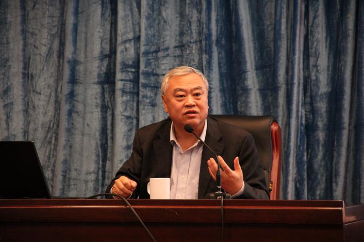 著名学者沈志华做客百年讲堂 详解近70年中朝关系演变