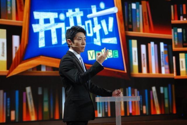 撒贝宁变成综艺咖的原因是因为严肃节目过气了?其实小