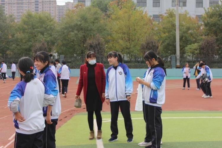 临邑五中举行家委会成立暨家长开放日活动