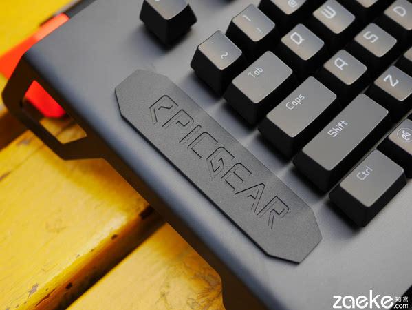 异极epicgeareg猎魔者m游戏机械键盘黑色紫轴开箱评测