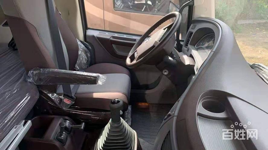 新车天龙旗舰560马力新款高配置牵引车,高顶双卧驾