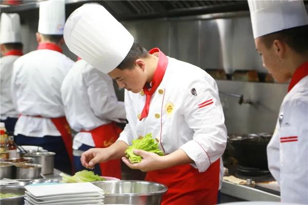 新东方厨师学校学费是多少