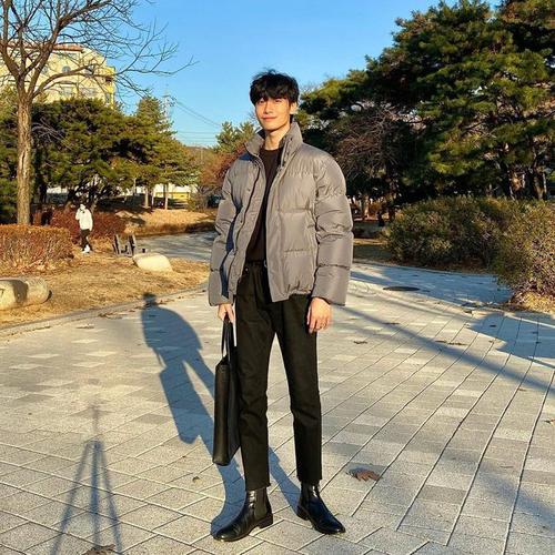 潮男冬天怎么穿才保暖帅气羽绒服搭配了解一下时髦又有型