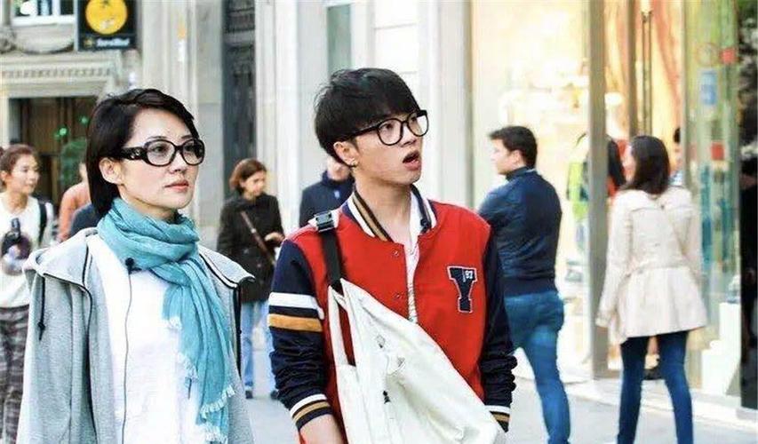 谈及华晨宇,许晴表示,两个人是终身的"心灵伴侣"