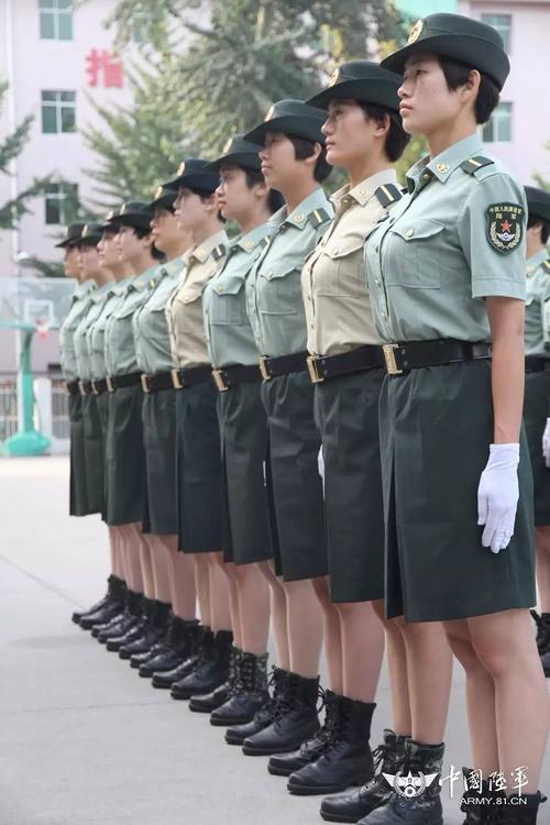 后的学校": 接下来,上场的是咱陆军军医大学士官学校学员们生活的日常
