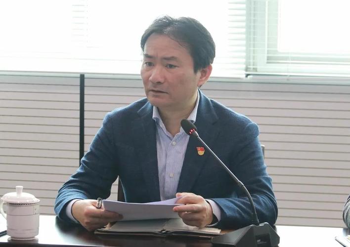 前 坚定不移做改革的"促进派" 今天,先锋君邀请了一位"促进派" 万晓军