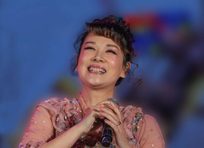 朱虹演唱风采