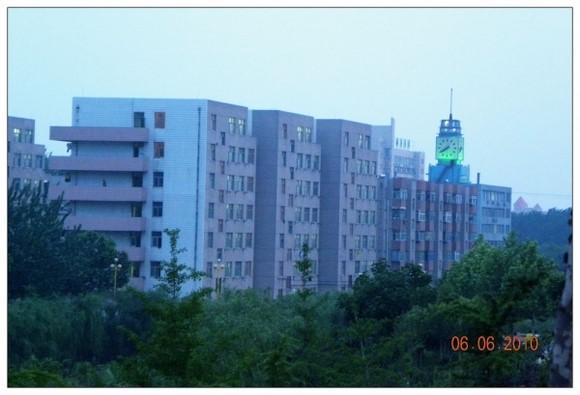 校园悬疑小说《七号教学楼》【济南大学西校区七号教学楼号称"鬼楼"