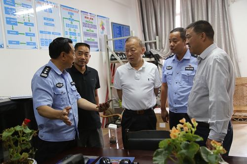 唐云泽深入龙陵县调研指导综治维稳工作