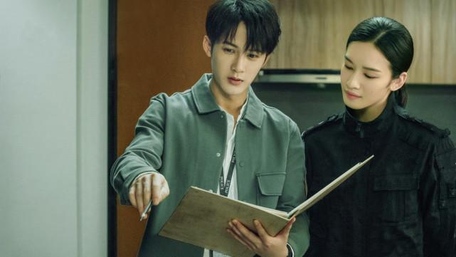 《猎罪图鉴》沈翊:随性而温润,眼神锋利而飒爽,也有脆弱的一面