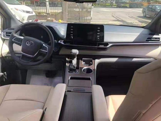 21款丰田塞纳25混动配置介绍优惠价格