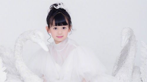 可爱小美女童星演员刘芝妙桌面壁纸第8张