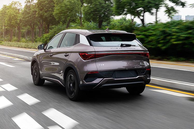 比亚迪发布元plus实拍图片,新车定位为紧凑型suv,有望