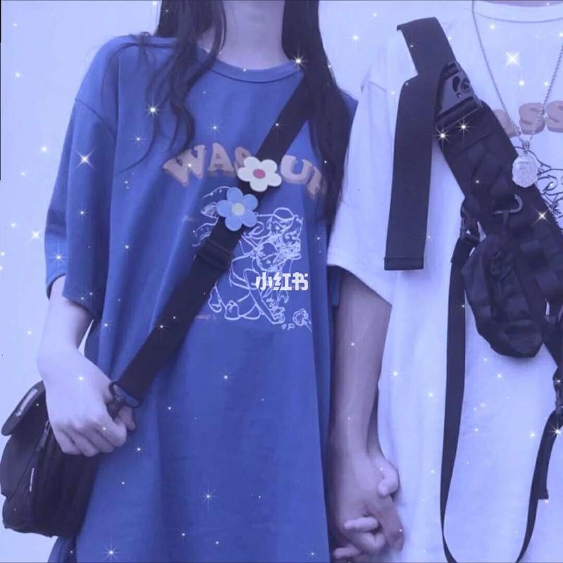 这个情侣头像是一位小可爱点的呀!