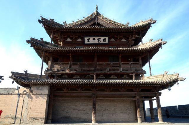 玉皇阁位于银川市老城中心,始建于明代,清代毁于地震,后在鼓楼旧址
