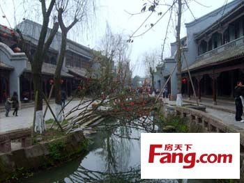 路或川藏路至新津,往邛崃方向再行约2公里,即右拐,过大邑县的韩场镇