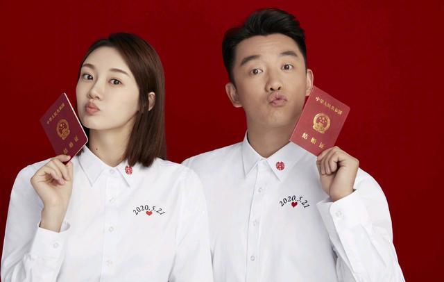 郑凯苗苗结婚:明星们的结婚登记照都是这么可爱吗?