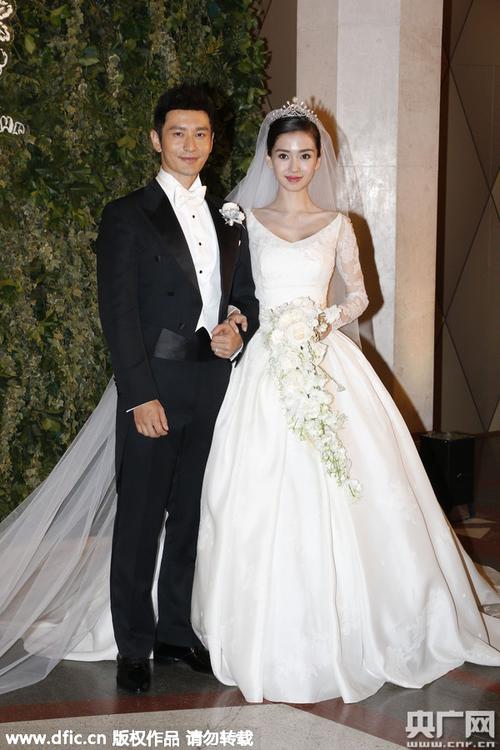 黄晓明angelababy婚礼后现身