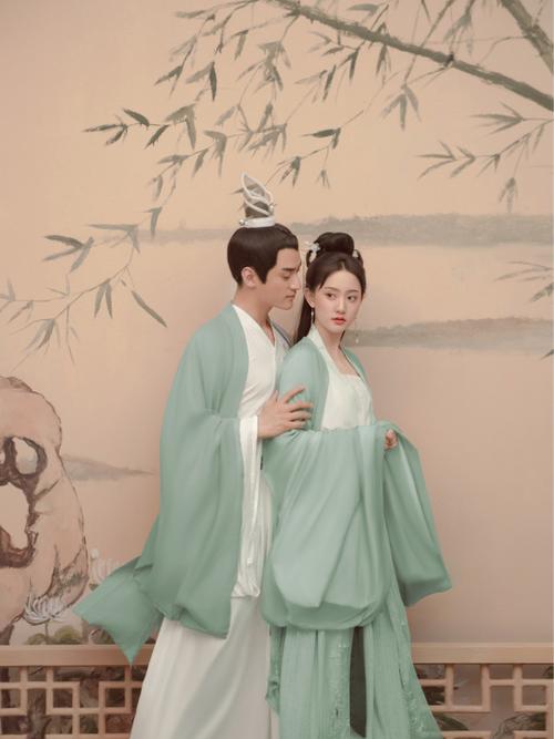 古装情侣照