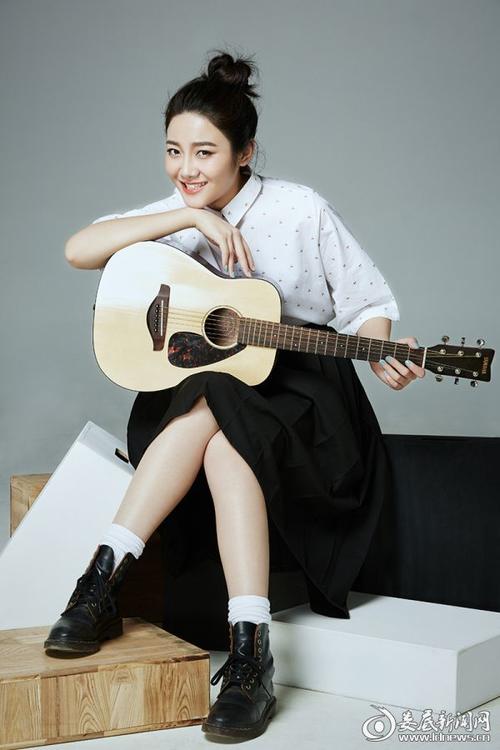  p>许明明,出生于河南平顶山,中国内地女歌手.