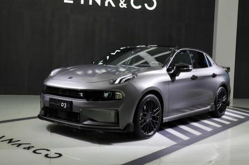 领克03冠军版增加了全新的灰色车身配色,领克03 冠军定制版除了现