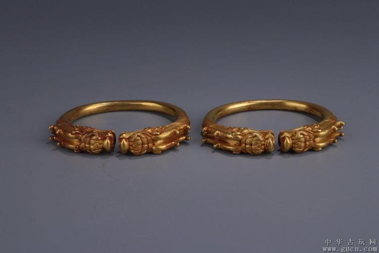 清代:银鎏金龙首手镯一对