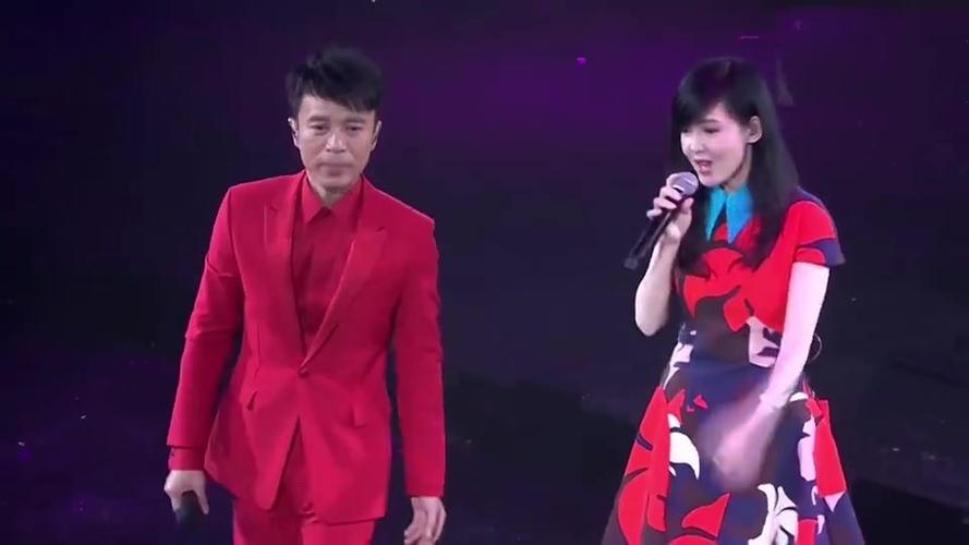 李克勤周慧敏再携手合唱万千宠爱在一身每一句都是情怀