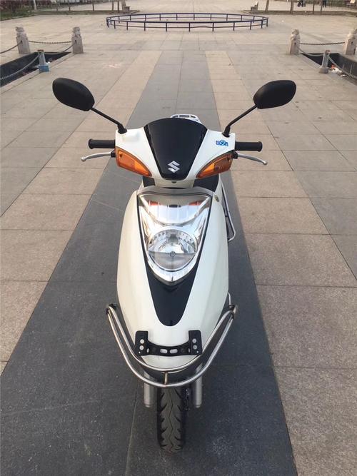 铃木韵彩丽彩125cc踏板摩托车男女代步燃油助力摩托车