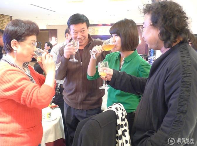 张俊以:赵本山妻子为何吃谢大脚的醋【图】