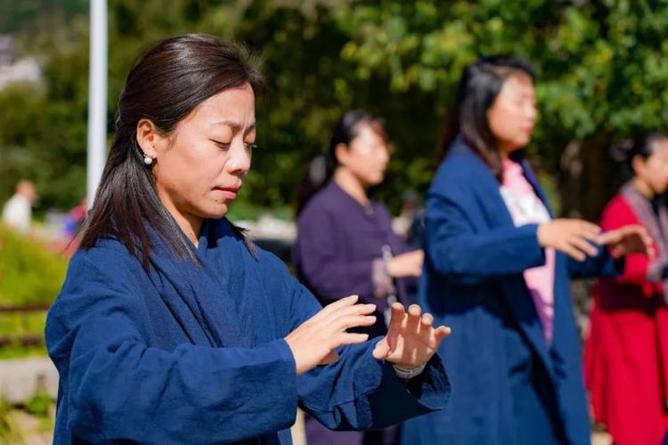 站桩给身体带来的好处一般经历三个阶段,讲得非常透彻!