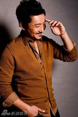 组图:涂松岩海量帅气私搭照多样造型