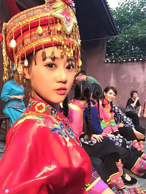  p>沐岚 i>(原名葛凌芮) /i>,出生于天津市,中国内地女演员,歌手,本科