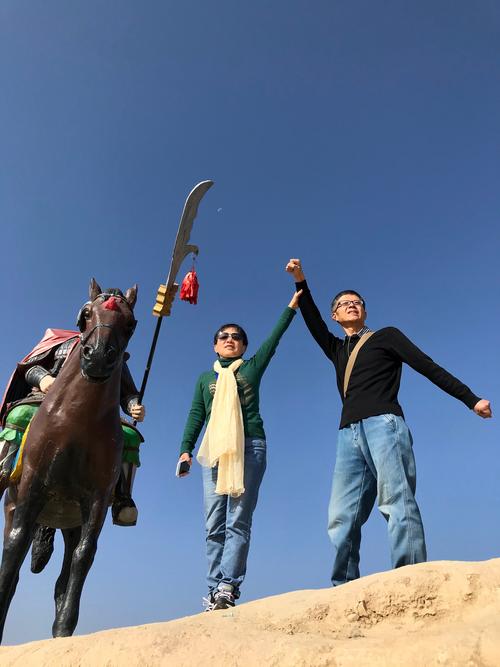 喝了咱的酒 滋阴壮阳嘴不臭 喝了咱的酒 一人敢走青刹口 喝了咱的酒